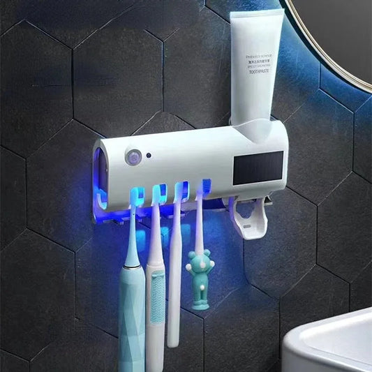 Intelligent UV toothbrush holder